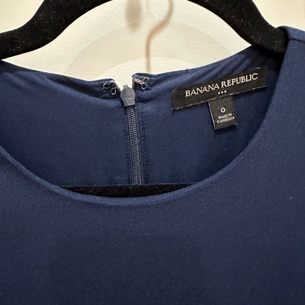 Banana Republic Scalloped Trim Dress in Navy Blue, Size 0 - Picture 3 of 3